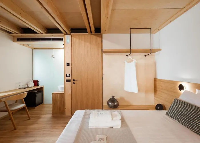 Thallos The Boutique