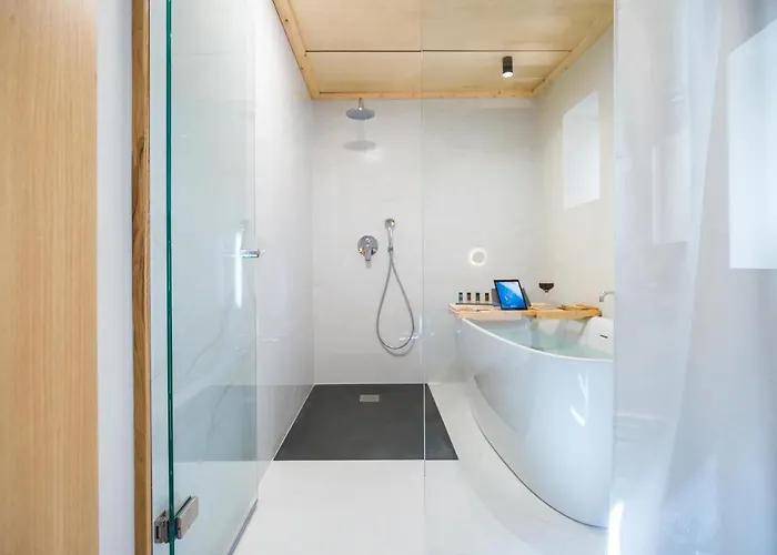 Thallos The Boutique *