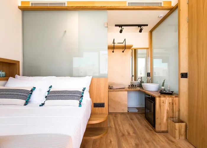 Thallos The Boutique *