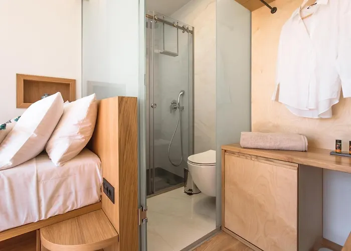 Thallos The Boutique