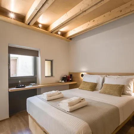 Thallos The Boutique