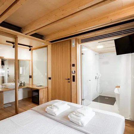 Thallos The Boutique * 하니아