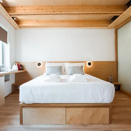 Thallos The Boutique