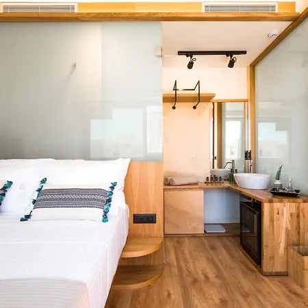 Thallos The Boutique *